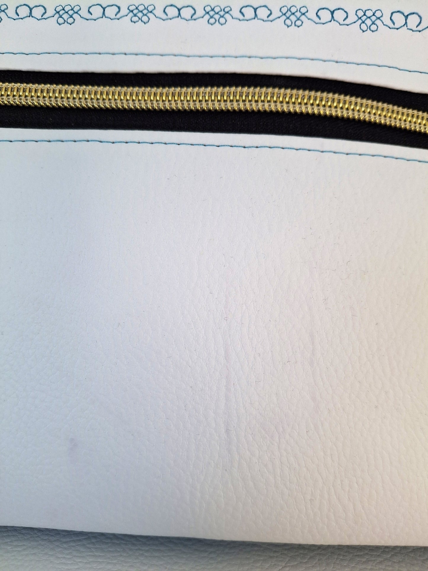 Trousse Toblerone  Blanche