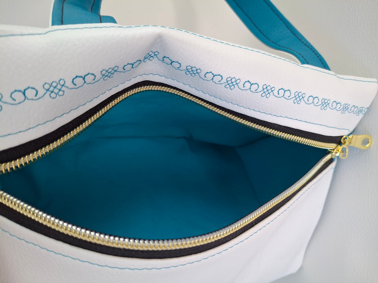 Trousse Toblerone  Blanche